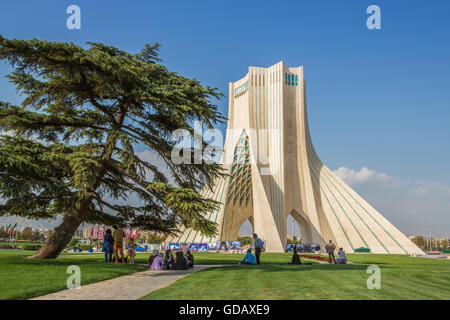 Iran,città di Teheran,Azadi Tower (Borj-e Azadi),Milad Tower Foto Stock
