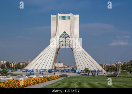 Iran,città di Teheran,Azadi Tower (Borj-e Azadi),Milad Tower Foto Stock