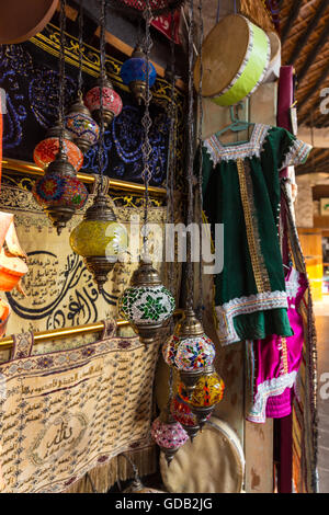 Souq Waif e Qatar centro culturale islamico (FANAR). Foto Stock