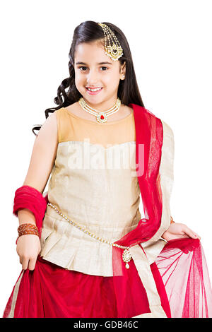 1 bella ragazza di capretto Diwali Festival pongono permanente Foto Stock