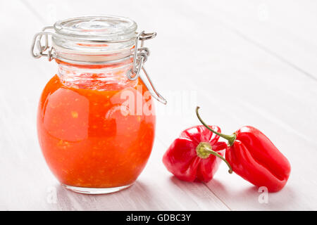 Fai-da-te naturale habanero salsa di aglio Foto Stock