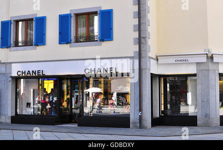 CHAMONIX, Francia - 31 Luglio: facciata di Chanel flagship store a Chamonix città vecchia sulla luglio 31, 2015. Foto Stock