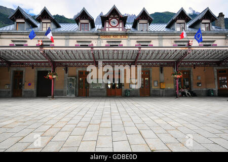 CHAMONIX, Francia - 31 luglio: la facciata della stazione ferroviaria di Chamonix sulla luglio 31, 2015. Foto Stock