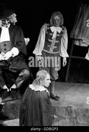 Hume Cronyn sul palco a avaro al Guthrie Theater Foto Stock