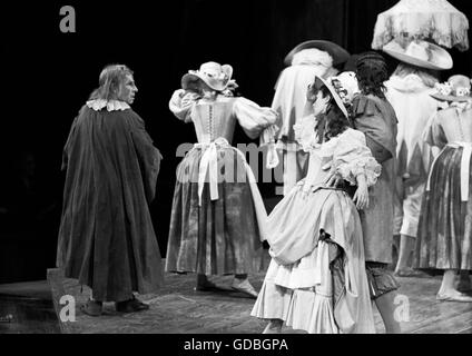 Hume Cronyn e altri membri del cast al Guthrie Theater in 1963 Foto Stock