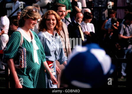 Diana Spencer, 1.7.1961 - 31.8.1997, Principessa di Galles, a mezza lunghezza e con Sarah ("Fergie") Ferguson, ottanta, Foto Stock