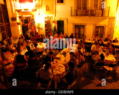 Ristorante, Alfama, Lisbona, Portogallo Foto Stock