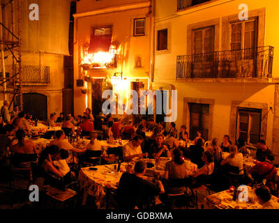 Ristorante, Alfama, Lisbona, Portogallo Foto Stock