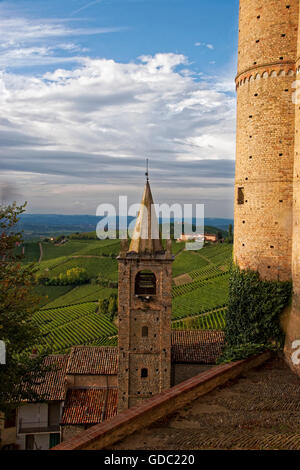 Serralunga d'Alba Foto Stock