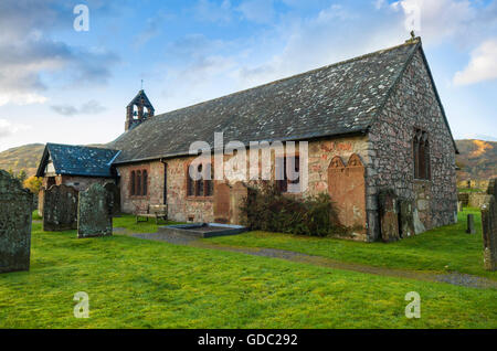 La chiesa di Saint Catherine al boot in Eskdale Valley nel Parco Nazionale del Distretto dei Laghi, Cumbria, Inghilterra. Foto Stock