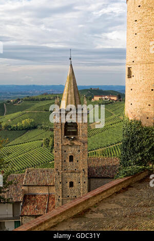 Serralunga d'Alba Foto Stock