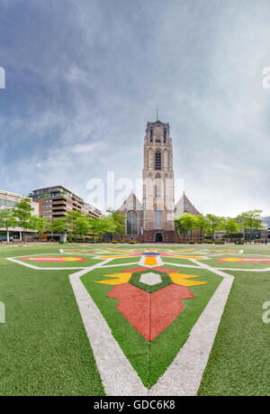 Rotterdam,la grande piazza di fronte la Laurens-chiesa Foto Stock