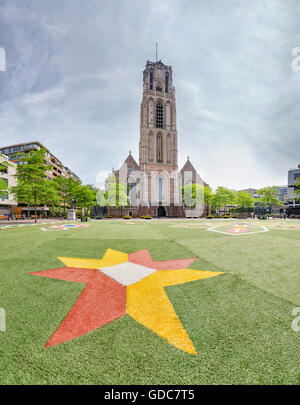 Rotterdam,la grande piazza di fronte la Laurens-chiesa Foto Stock