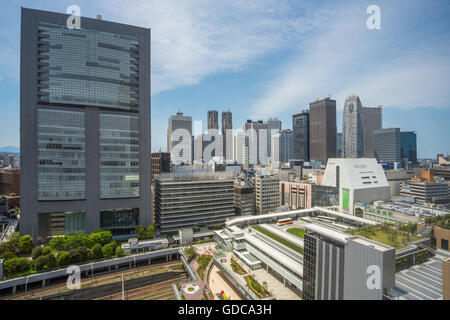 Giappone,Tokyo City,quartiere di Shinjuku,Stazione di Shinjuku ingresso sud,Nuovo Shinjuku Stazione Bus Foto Stock