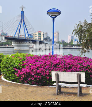 DA NANG, VIETNAM - MARZO 19: Vista di Da Nang downtown, Vietnam il 19 marzo 2015. Foto Stock