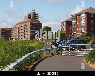 Le strade e dissipare le vie del borgo storico di Tynemouth tre dove il vecchio re del reame sono sepolti nel castello. Foto Stock