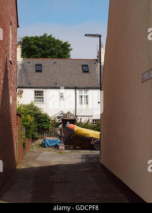 Le strade e dissipare le vie del borgo storico di Tynemouth tre dove il vecchio re del reame sono sepolti nel castello. Foto Stock
