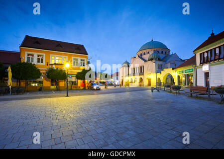 Sinagoga nella città vecchia di Trencin, Slovacchia. Foto Stock