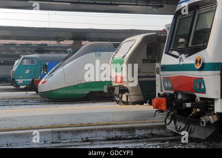 Trenitalia, locomotori in Saint Lucia stazione di Venezia Foto Stock