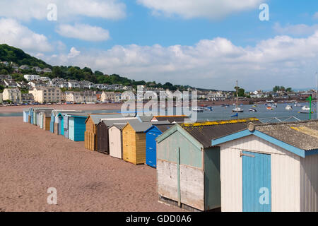 Porto e spiaggia di capanne in Teignmouth, Devon, Inghilterra. Foto Stock