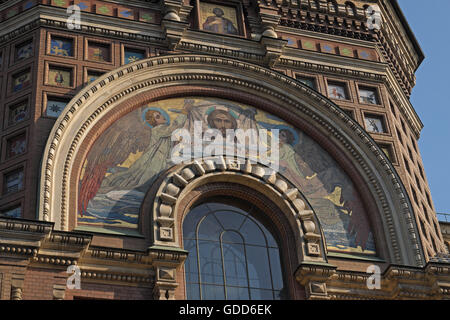 Dettaglio di un mosaico su una parete della chiesa del sangue versato, San Pietroburgo, Russia. Foto Stock