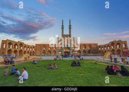 Iran,Yazd città,Amir Chakhmag moschea e square Foto Stock