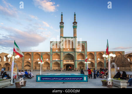 Iran,Yazd città,Amir Chakhmag moschea e square Foto Stock
