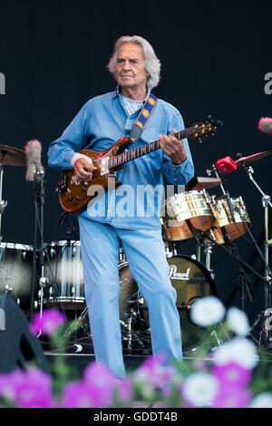 Pori, Finlandia. Il 14 luglio 2016. John MacLaughlin & la quarta dimensione eseguire presso la 51Pori Jazz Festival nel Kirjurinluoto Arena. Credito: Stefan Crämer/Alamy Live News Foto Stock