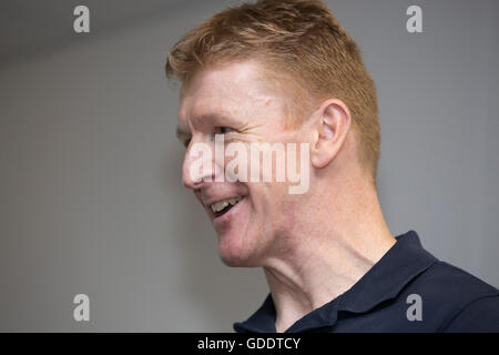 Farnborough, Regno Unito. Il 15 luglio 2016. Principali Tim Peake assiste Farnborough Airshow internazionale 2016 per la sua prima conferenza stampa poiché lo sbarco dopo la sua missione spaziale Credit: Keith Larby/Alamy Live News Foto Stock