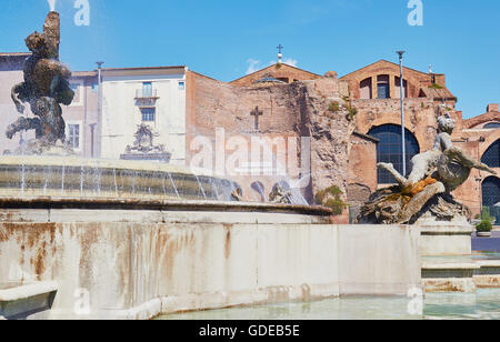 La Fontana delle Naiadi Piazza Della Repubblica Roma Lazio Italia Europa Foto Stock