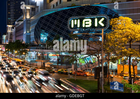 MBK Centre, il più famoso centro commerciale per lo shopping a Bangkok, Bangkok, Thailandia. Foto Stock