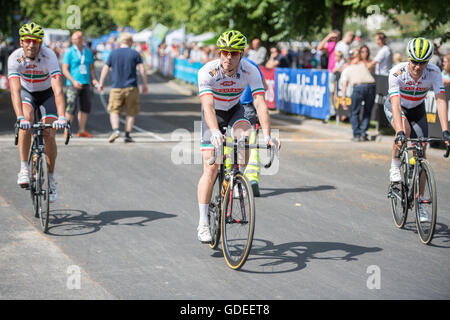 Campionato svedese in bicicletta da strada racing sulla via della città di Norrköping Foto Stock