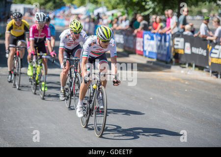 Campionato svedese in bicicletta da strada racing sulla via della città di Norrköping Foto Stock