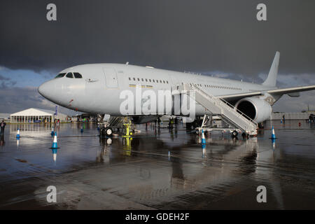 Royal Australian Air Force KC-30 in pioggia a RAF Fairford, RIAT Foto Stock