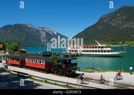 Treno di Achensee, il lago Achensee, Tirolo, Austria Foto Stock