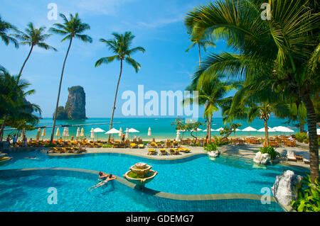 Piscina del Centara Resort, Krabi, Thailandia Foto Stock