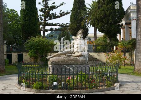 Statua di Achille nel giardino di Achillion, Corfu, Isole Ionie, Grecia Foto Stock