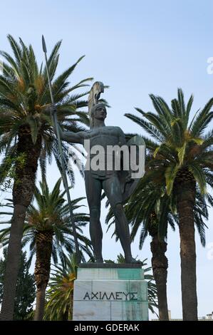 Statua di Achille nel giardino di Achillion, Corfu, Isole Ionie, Grecia Foto Stock