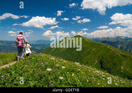 Escursioni a Kanzelwand, Fellhorn, valle Kleinwalsertal, Vorarlberg, Allgaeu, Austria Foto Stock