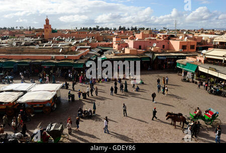 Marocco, Africa, Piazza Djemaa El Fna a Marrakech Foto Stock