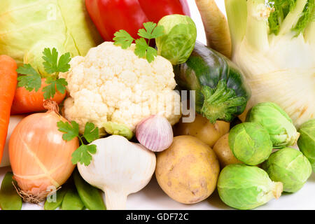 Frutta e verdura fresche dal mercato agricolo Foto Stock