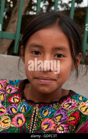 Ragazza, ritratto, San Lucas Toliman, Lago de Atitlan, Guatemala, America Centrale Foto Stock