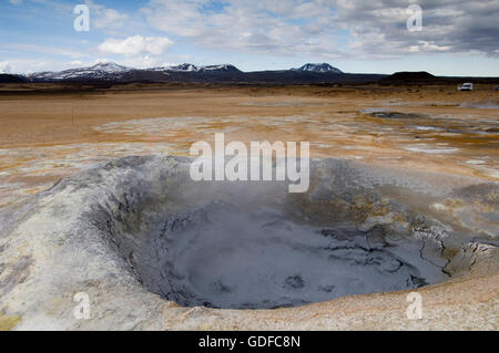 Hverir campi geotermici ai piedi della montagna di Namafjall, Myvatn lago, Islanda, Europa Foto Stock