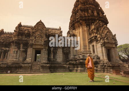 Il phimai tempio Khmer nella città di Phimai vicino alla città di Khorat o Nakhon Ratchasima nella regione di Isan nel Nordest Th Foto Stock