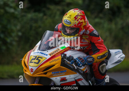 Glenn Harrison sull'inizio/fine rettilineo durante la Radcliffe macellai 600cc gara- Luglio 13. 2016 - Il Sud 100 gare su strada, B Foto Stock