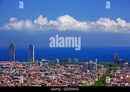 Vista di Barcellona da Park Guell, Barcellona, in Catalogna, Spagna Foto Stock