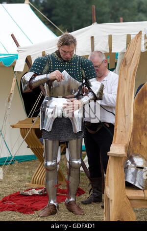 Lancastrian medievale cavalieri battaglia pronto a Tewkesbury festival medievale Foto Stock