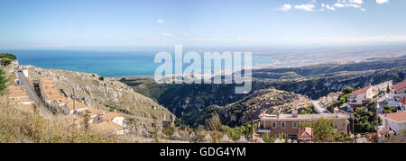 Monte sant angelo gargano puglia italia mare adriatico Foto Stock