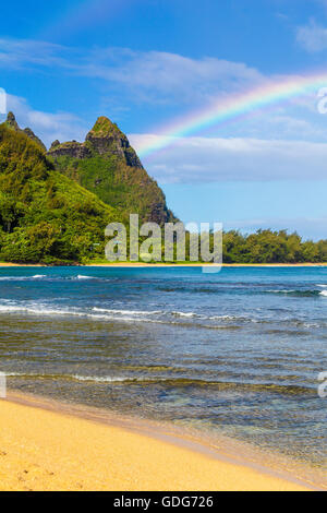 Rainbows a Mt. Makana, chiamato Bali Hai, a Kauai Foto Stock