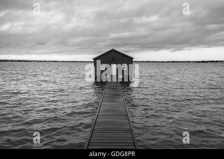 La famosa Crawley Boatshed del bordo in corrispondenza del fiume Swan a Perth, Western Australia Foto Stock